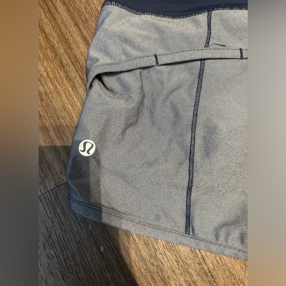 Lulu lemon size 6 navy shorts - Picture 3 of 4